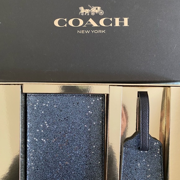 Coach passport wallet with luggage tag - Picture 2 of 4